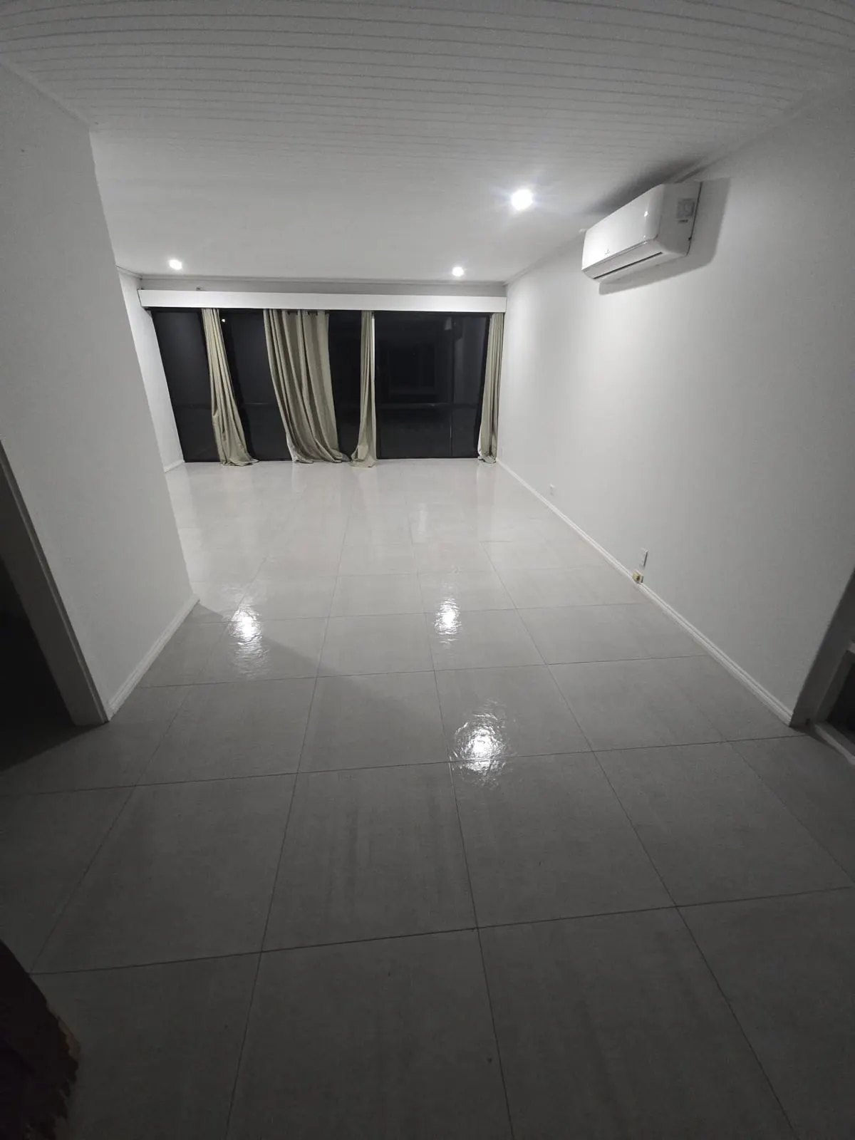 Tiled living room after a vacate clean - end of lease clean by Freshco Kleen in Perth